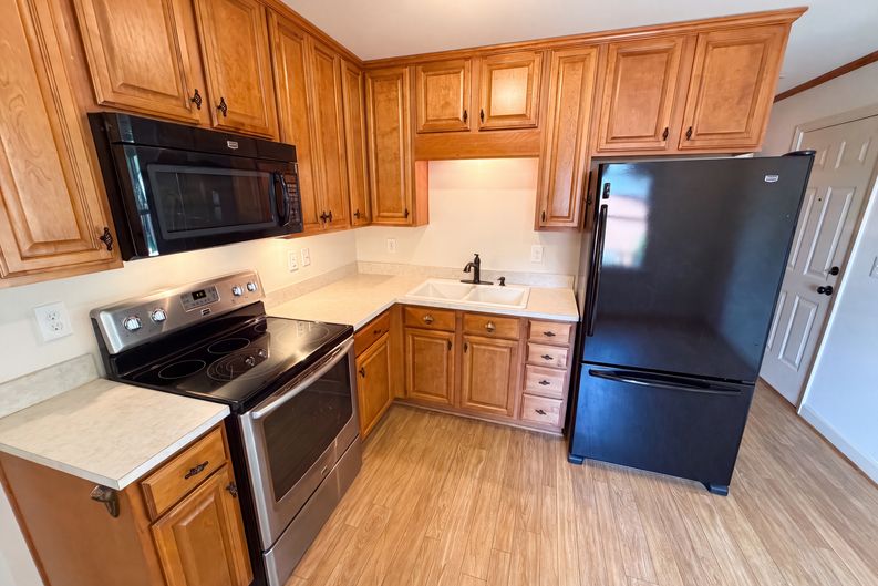 Photo 10 of 23 of 713 Ridgedale Ct, Charlotte, NC