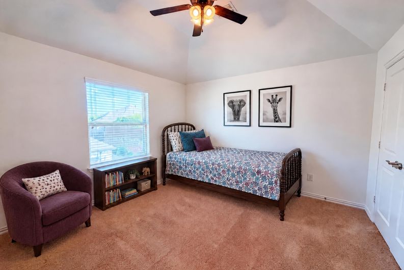 Photo 24 of 34 of 4305 Curlew Ln, Garland, TX