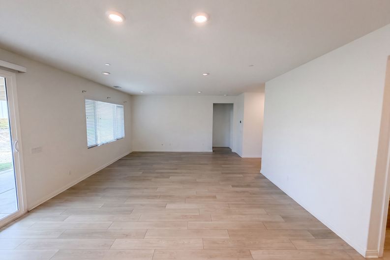 Photo 3 of 24 of 27744 Bay Ave, Moreno Valley, CA