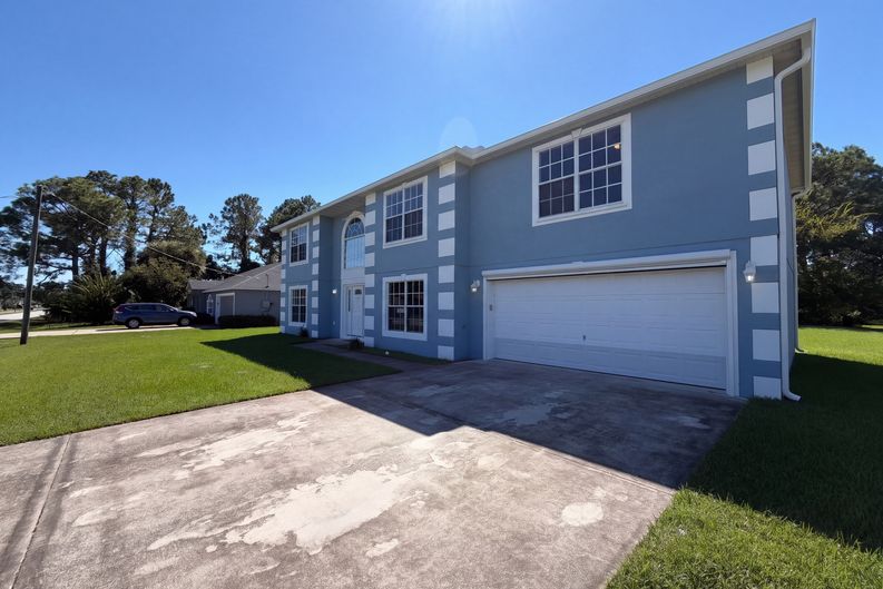 Photo 27 of 30 of 10 Freeland Ln, Palm Coast, FL