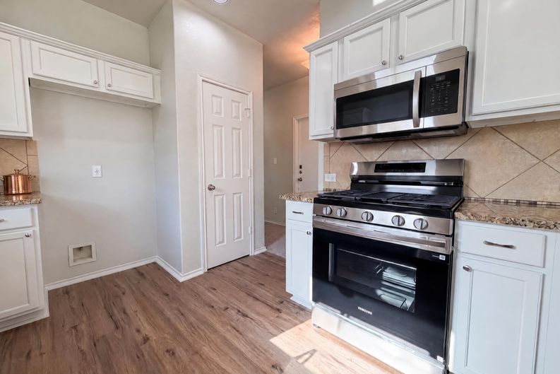Photo 8 of 16 of 2886 Oakbranch Rdg, New Braunfels, TX
