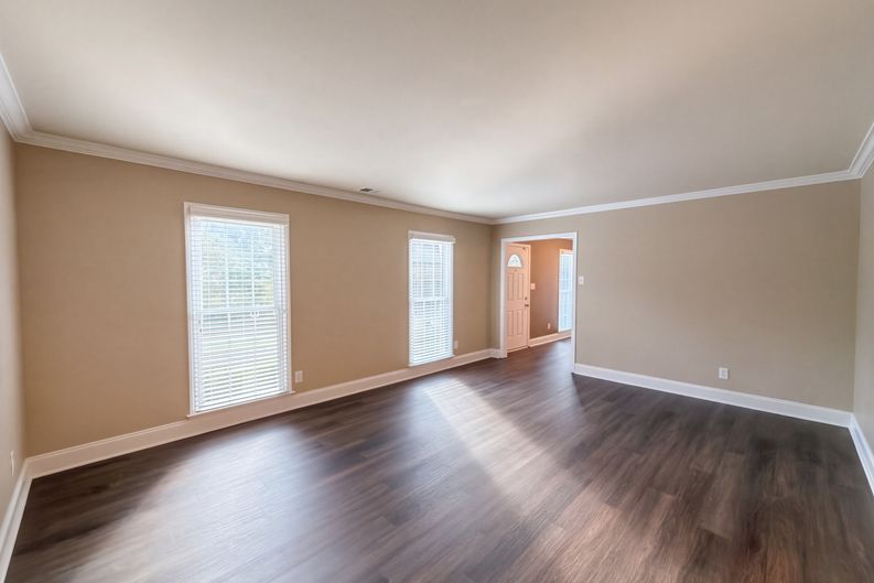 Photo 8 of 30 of 201 Wainsley Pl, Matthews, NC