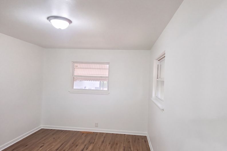 Photo 6 of 19 of 2208 Mc Connell Ave, Joplin, MO