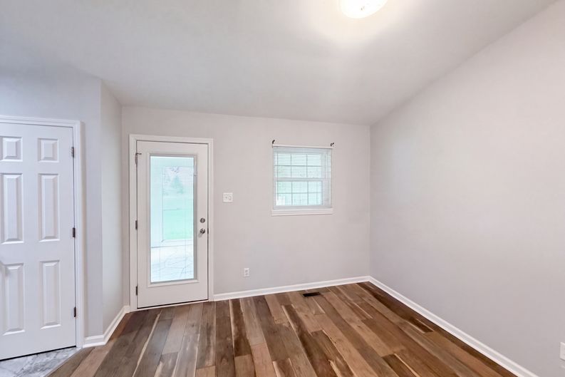 Photo 13 of 16 of 449 Virginia Ave, Statesville, NC