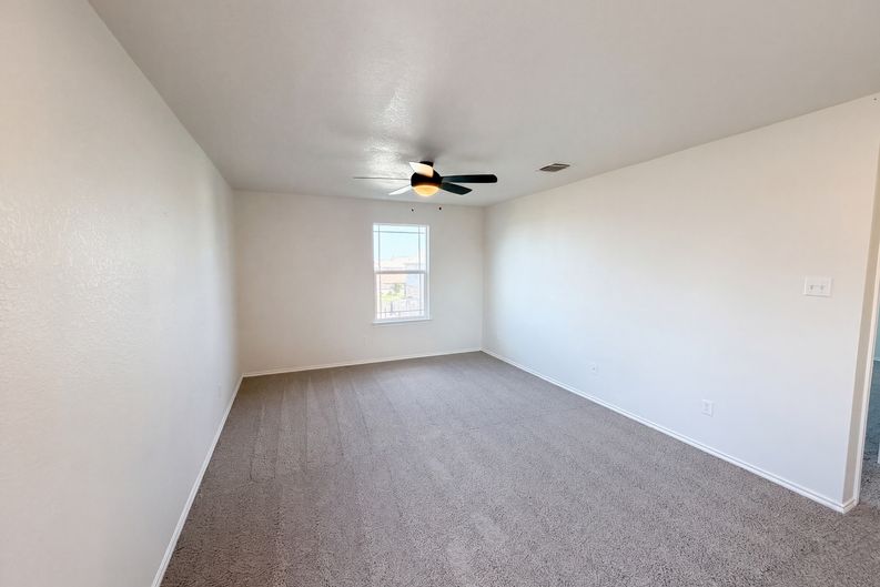 Photo 9 of 19 of 252 Sage Derby Dr, Hutto, TX