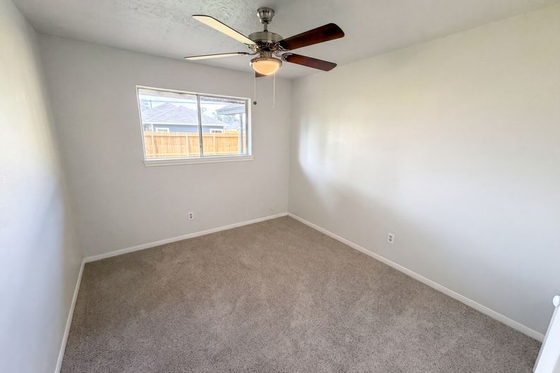 Photo 4 of 21 of 311 Fir Ridge Dr, Huffman, TX
