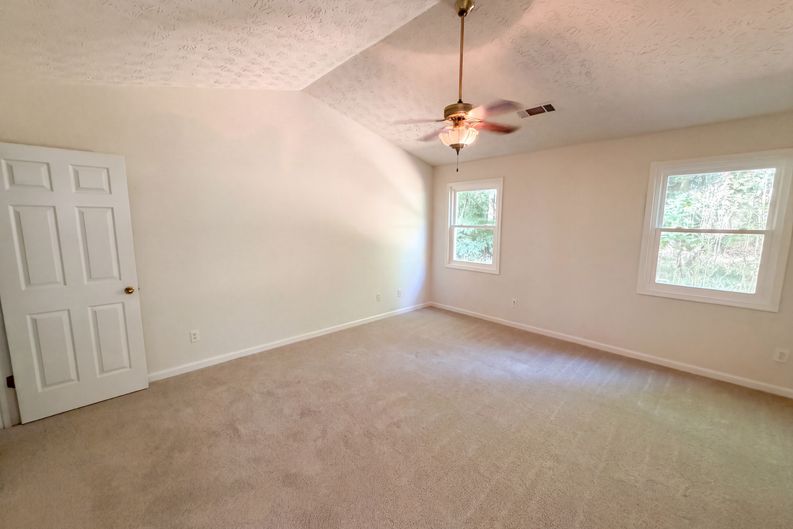 Photo 8 of 15 of 3725 Windy Hill Dr SE, Conyers, GA