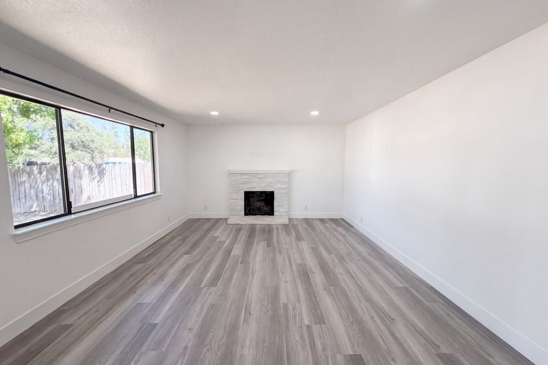 Photo 3 of 26 of 8266 Streng Ave, Citrus Heights, CA