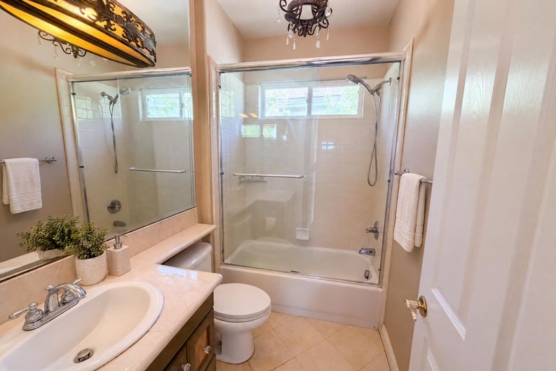 Photo 18 of 31 of 17109 Santa Cruz Ct, Yorba Linda, CA
