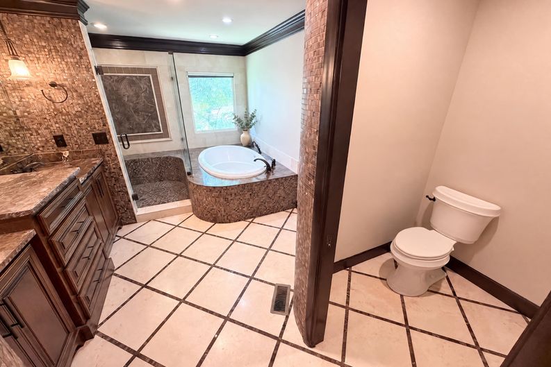 Photo 32 of 44 of 5344 Forest Springs Dr, Atlanta, GA