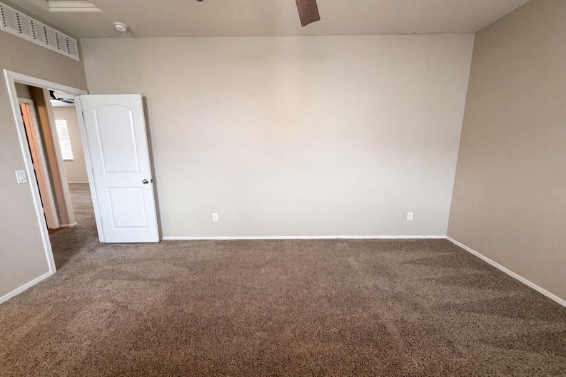 Photo 15 of 36 of 30970 W Amelia Ave, Buckeye, AZ