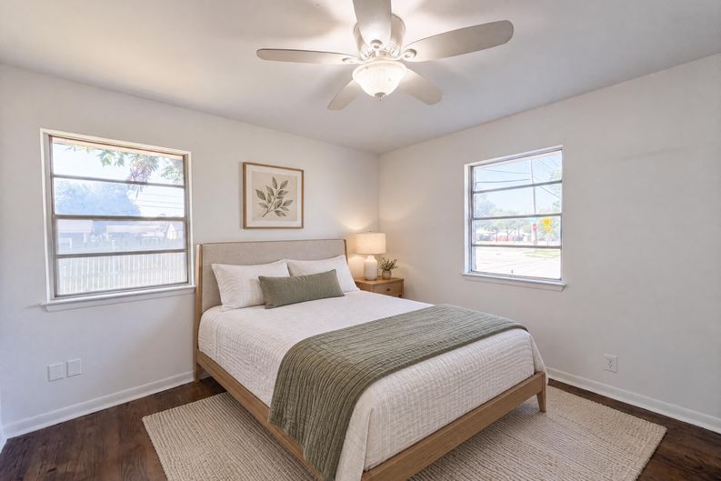 Photo 4 of 16 of 1213 S Ridgeway Dr, Cleburne, TX