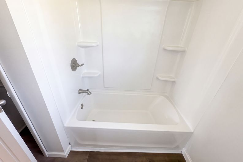 Photo 17 of 20 of 2804 N Cowing Park Ln, Muncie, IN