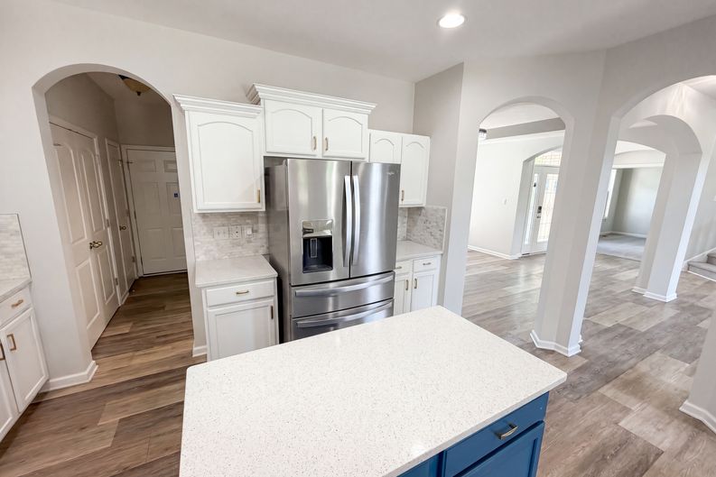 Photo 13 of 43 of 7212 Maple Bluff Pl, Indianapolis, IN