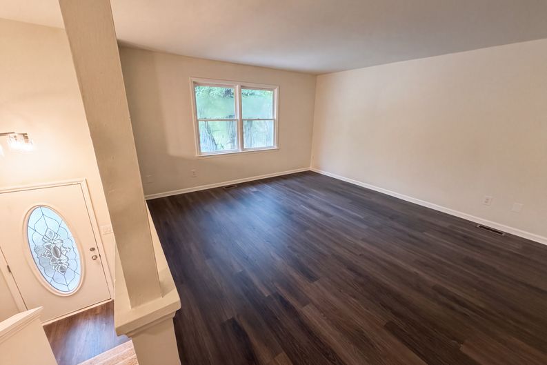 Photo 7 of 28 of 6409 Tivoli Ct, Charlotte, NC
