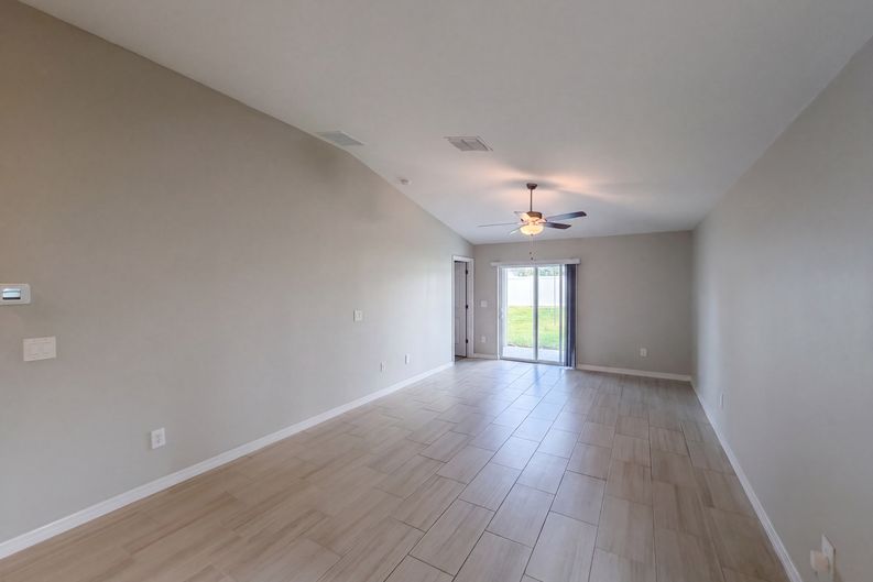 Photo 3 of 18 of 3513 Radiant Mountain Dr, Plant City, FL
