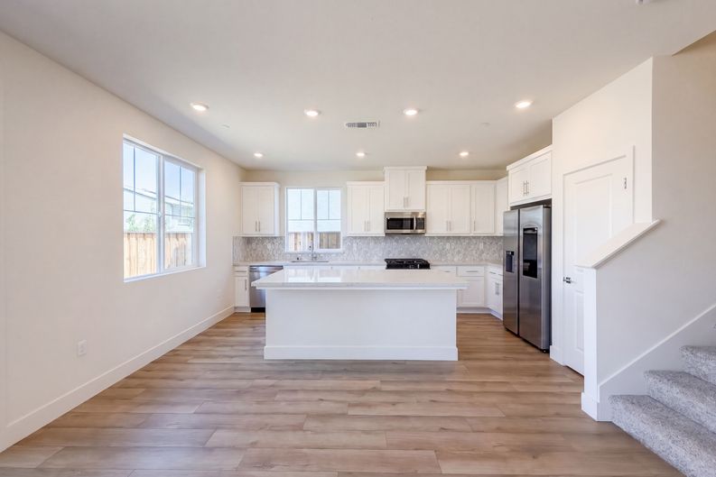 Photo 17 of 49 of 5699 Kusnick Ave, Tracy, CA