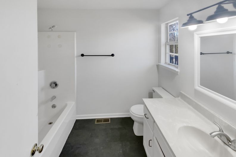 Photo 19 of 23 of 7511 Irongate Dr, Hixson, TN