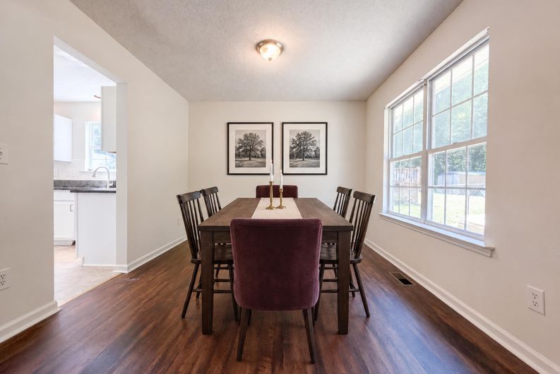 Photo 6 of 19 of 301 Hocutt Dr, Clayton, NC