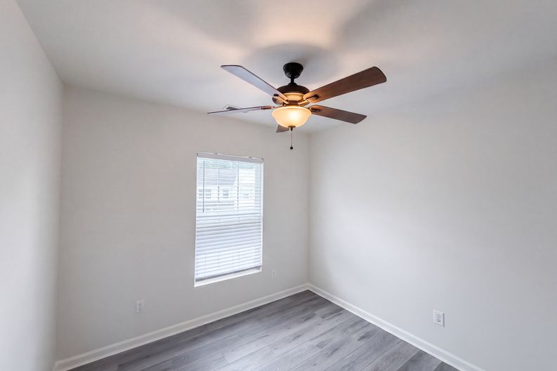 Photo 9 of 17 of 5111 Brooke Lauren Ln, Raleigh, NC