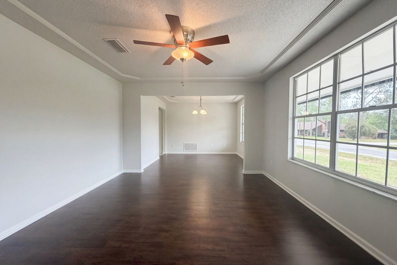 Photo 8 of 22 of 606 Gulfstream Trl S, Orange Park, FL