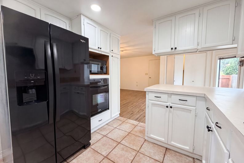 Photo 9 of 16 of 4246 Spring Rock Cir, West Linn, OR