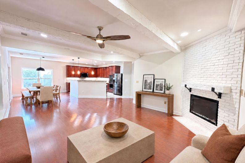 Photo 3 of 25 of 14903 Superior St, Charlotte, NC