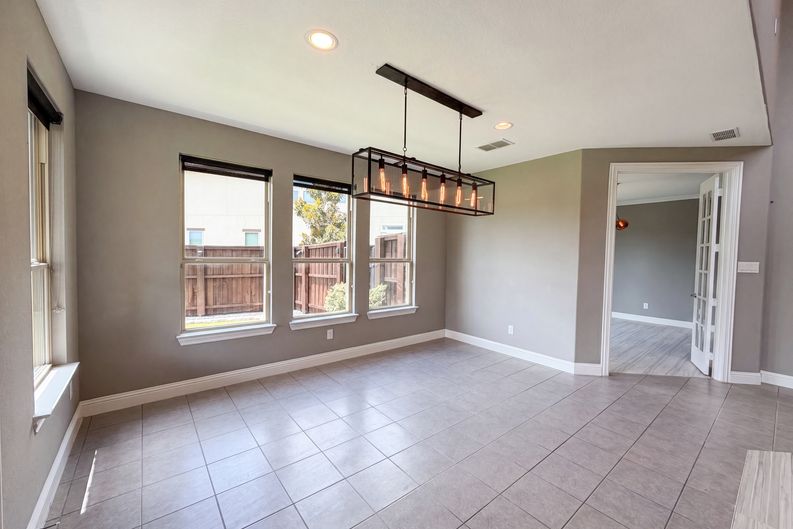 Photo 6 of 42 of 7221 Durand Dr, Irving, TX