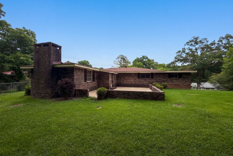 Photo 5 of 16 of 624 Belview St, Bessemer, AL