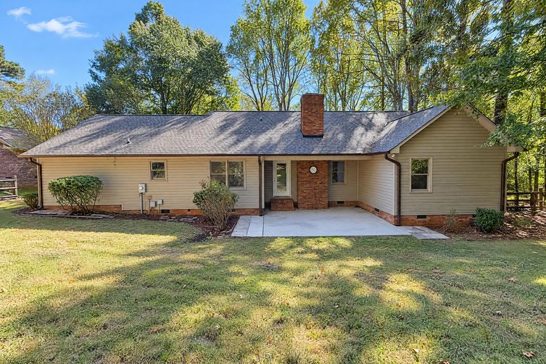 Photo 5 of 23 of 6837 Lowesville Ln, Stanley, NC