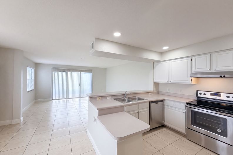 Photo 14 of 34 of 13838 Fairway Island Dr, Orlando, FL