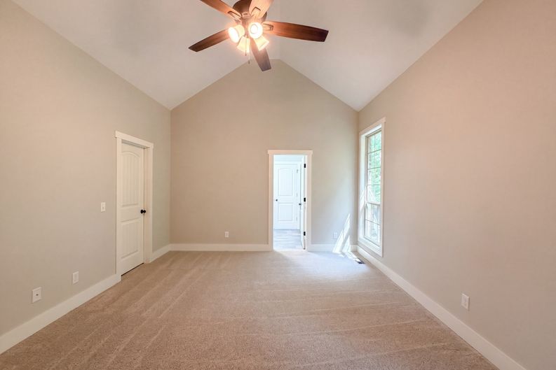 Photo 12 of 24 of 2155 Savage Creek Dr, Springfield, TN
