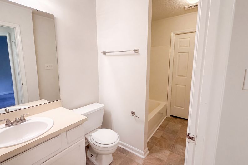 Photo 11 of 17 of 6223 Sunbridge Ct, Charlotte, NC
