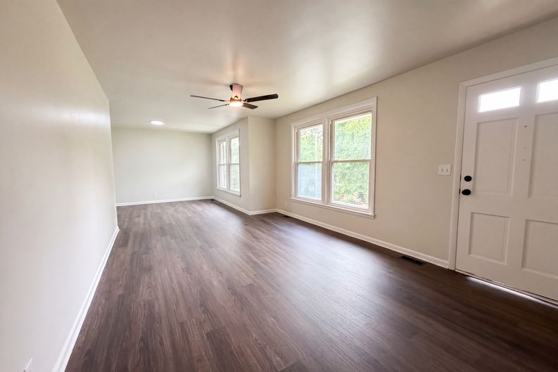 Photo 8 of 18 of 724 Woodmere Dr, Nashville, TN