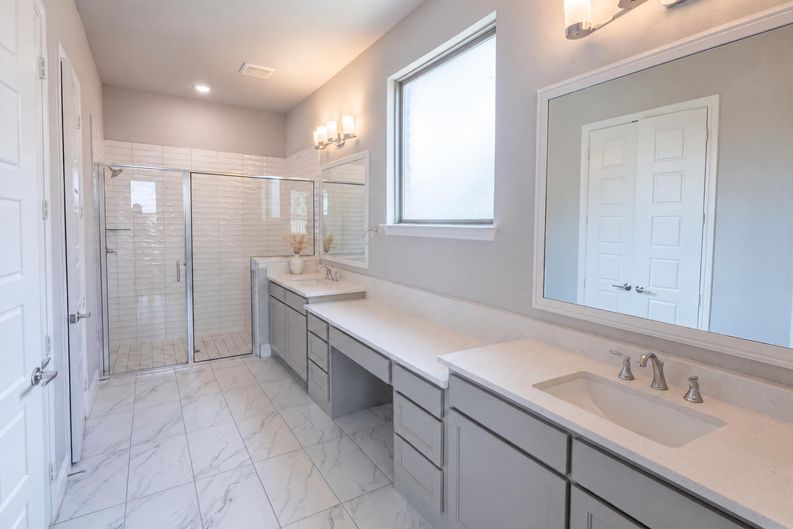 Photo 8 of 26 of 7592 Sanctuary Dr, Frisco, TX