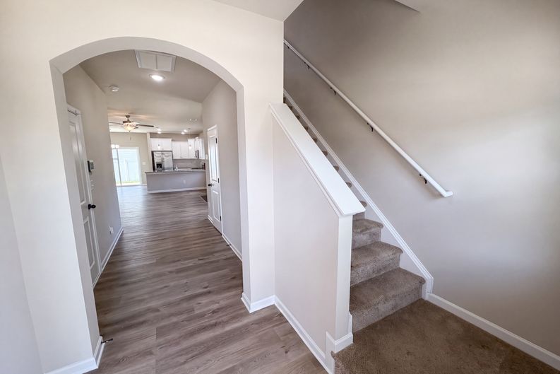 Photo 6 of 25 of 4104 Stoneygreen Ln, Charlotte, NC