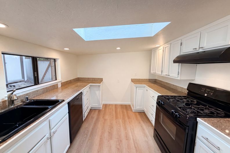 Photo 15 of 30 of 155 Estates Dr, Ben Lomond, CA