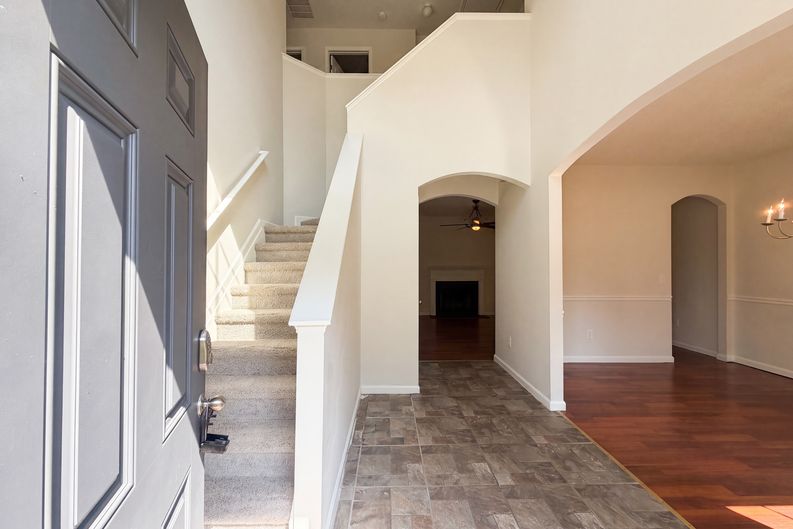 Photo 6 of 29 of 6257 Polar Fox Ct, Riverdale, GA
