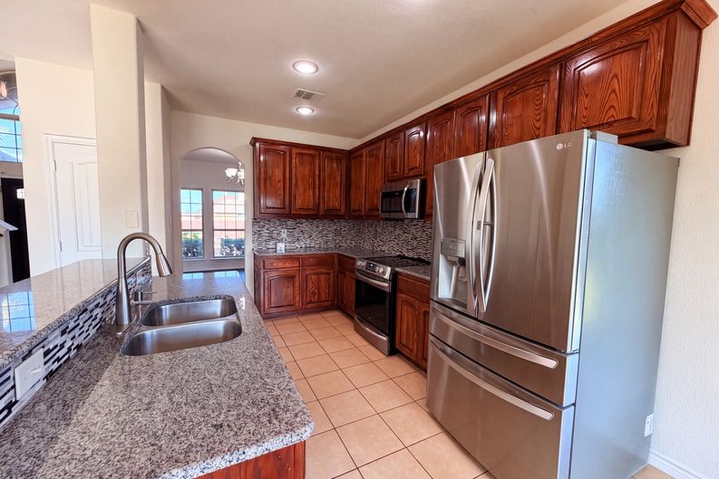 Photo 9 of 22 of 1217 Maverick Ln, Royse City, TX
