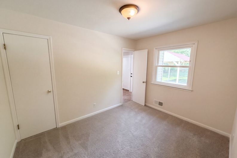 Photo 12 of 30 of 2517 Nokomis Ave, St. Paul, MN