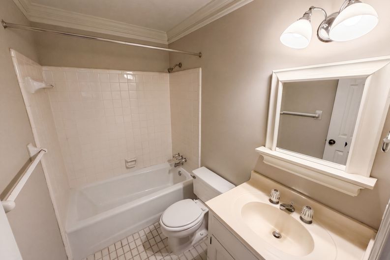 Photo 21 of 46 of 2360 Kimbrough Ct, Atlanta, GA