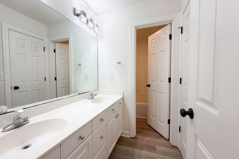 Photo 24 of 49 of 12209 Willingdon Rd, Huntersville, NC