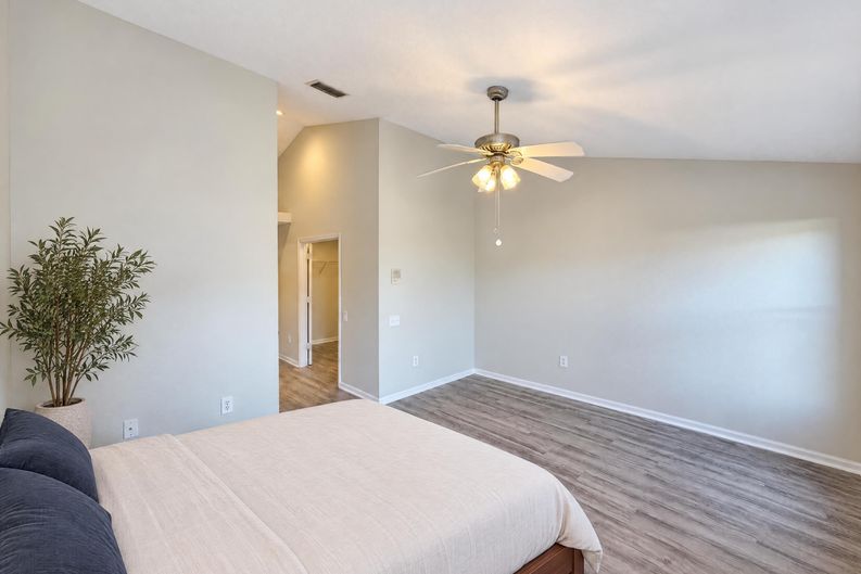 Photo 16 of 37 of 30447 Iverson Dr, Wesley Chapel, FL