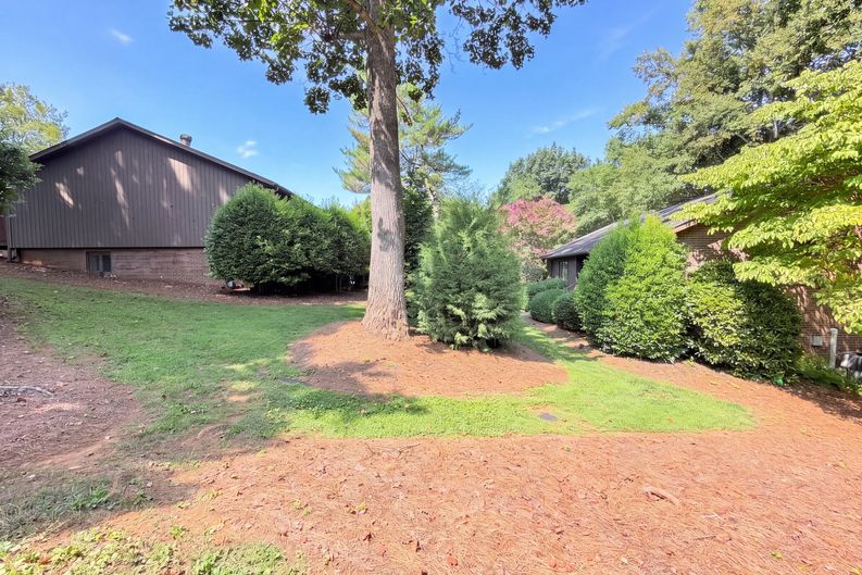 Photo 20 of 22 of 200 Ridgelea Ct, Winston Salem, NC