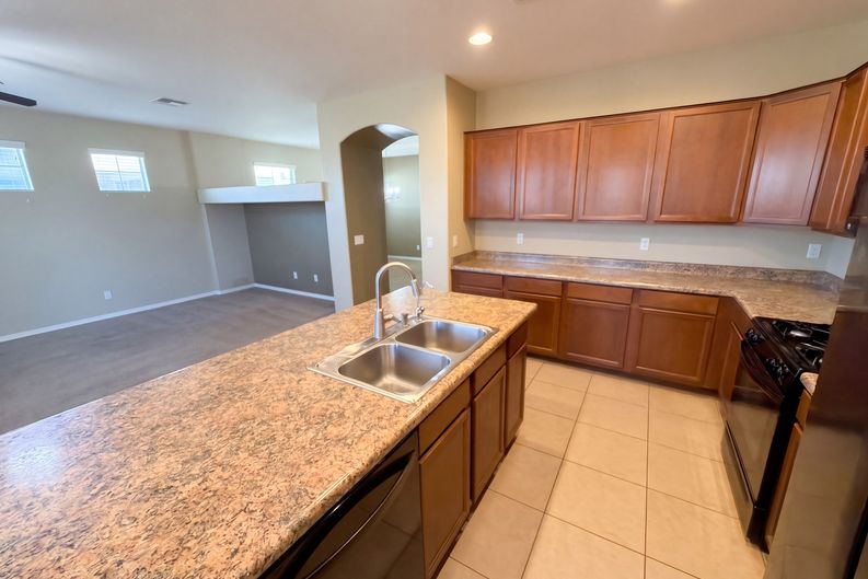 Photo 21 of 40 of 1898 S 160th Ln, Goodyear, AZ