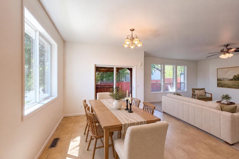 Photo 6 of 23 of 19015 SW Jessica Way, Beaverton, OR