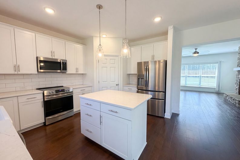 Photo 13 of 44 of 2714 Green Ash Ln, Knoxville, TN