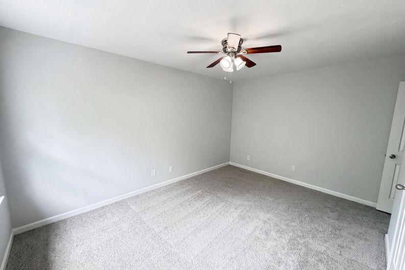 Photo 11 of 19 of 237 Chads Ford Way, Roswell, GA