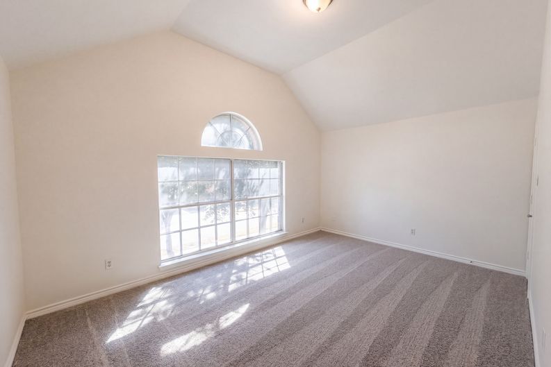 Photo 18 of 29 of 1803 High Meadow St, Glenn Heights, TX