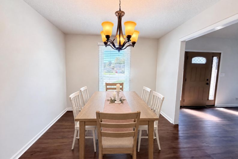 Photo 8 of 23 of 1819 Bourne Cir, Clarksville, TN